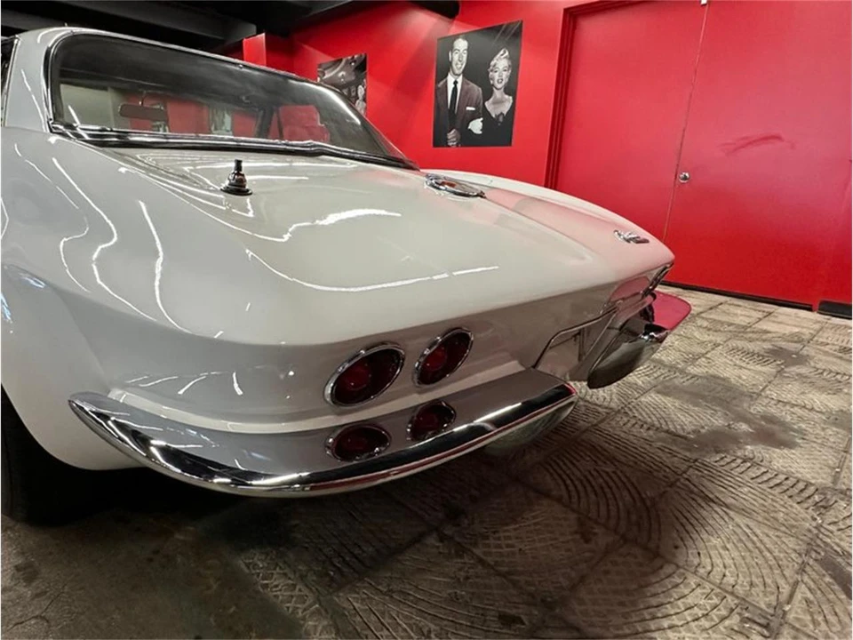1963 Chevrolet Corvette C2 - Image 21 of 31