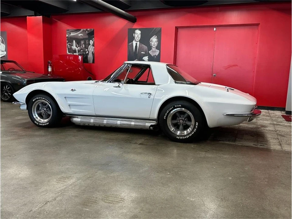 1963 Chevrolet Corvette C2 - Image 24 of 31