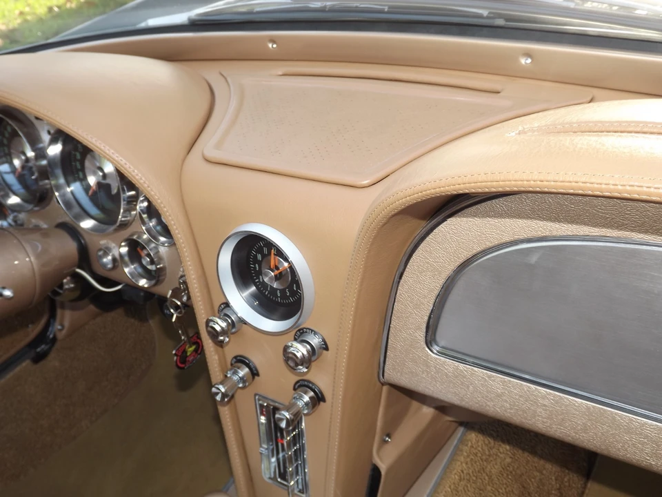 1963 Chevrolet Corvette C2 - Image 11 of 22