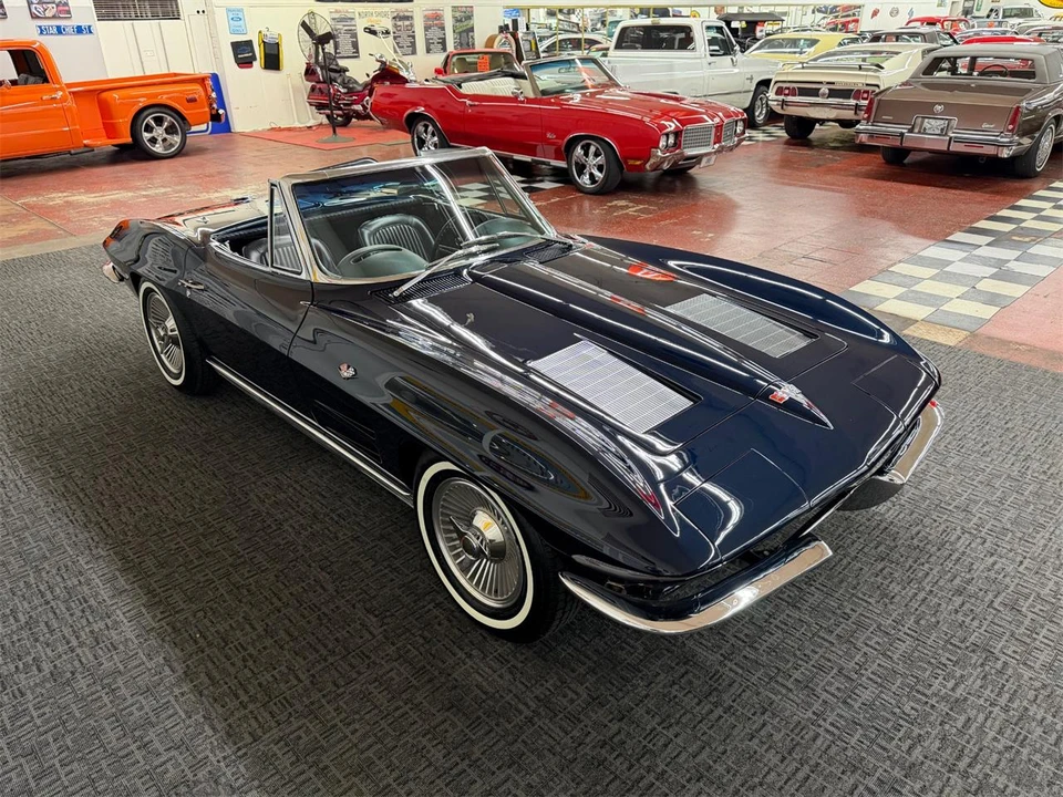 1963 Chevrolet Corvette C2 - Image 16 of 31