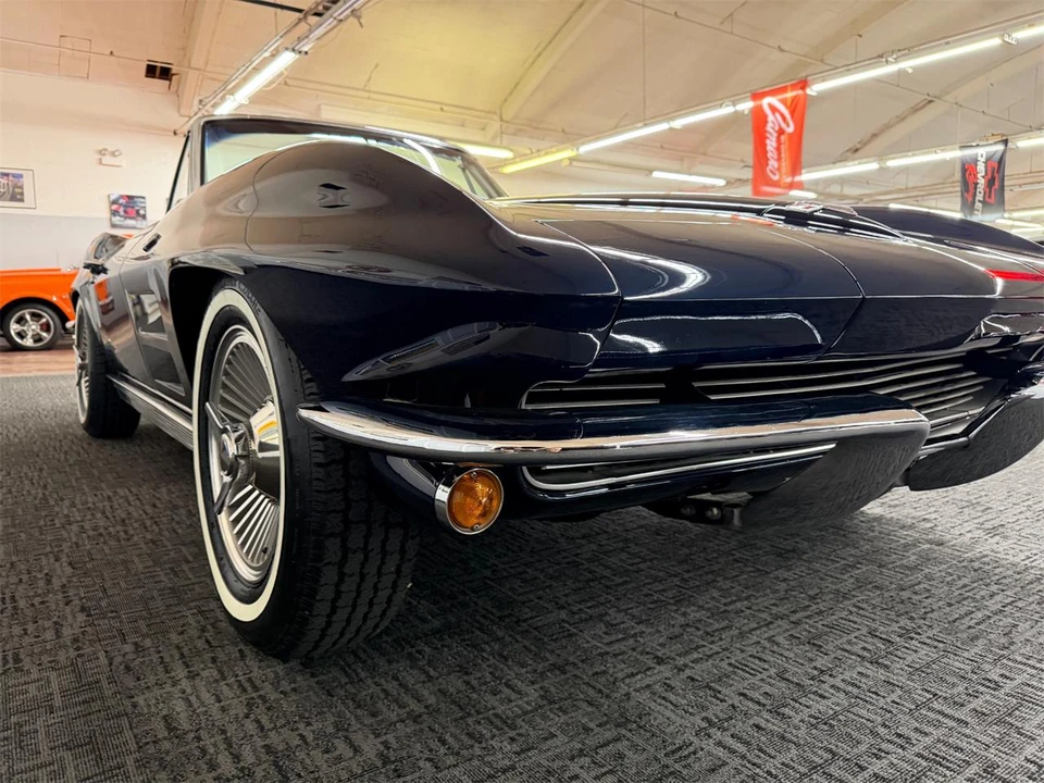1963 Chevrolet Corvette C2 - Image 14 of 31