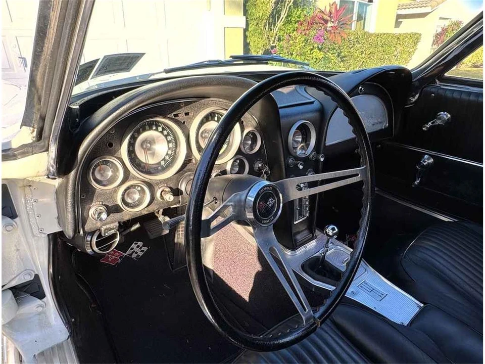 1963 Chevrolet Corvette C2 - Image 10 of 16