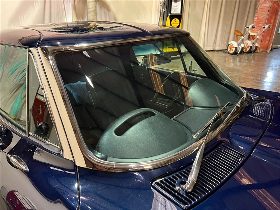 1963 Chevrolet Corvette C2 - Image 25 of 31