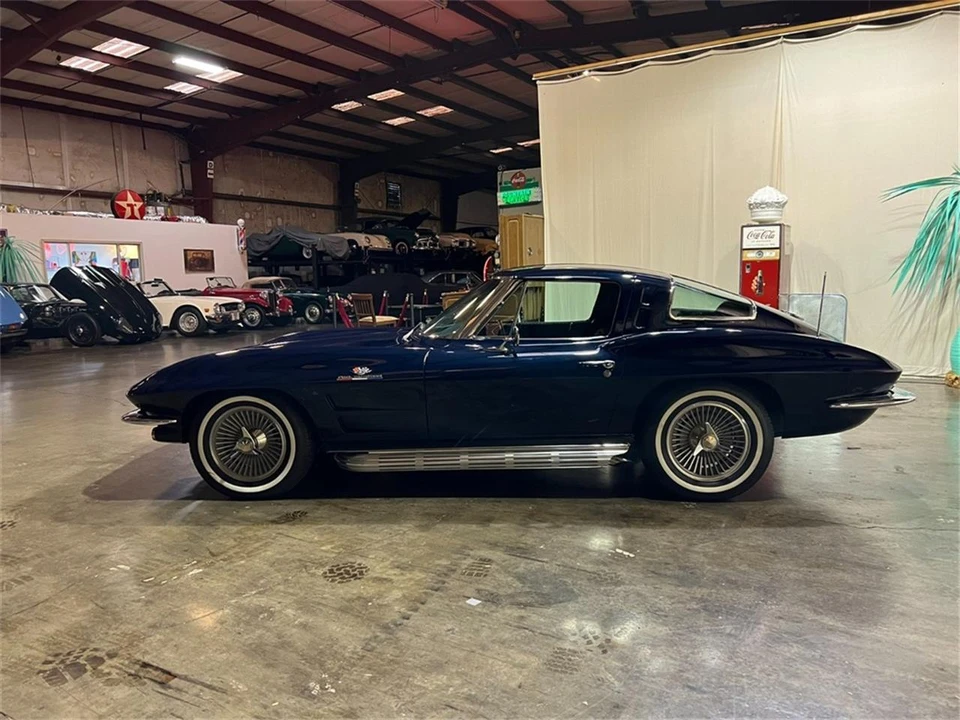 1963 Chevrolet Corvette C2 - Image 6 of 31