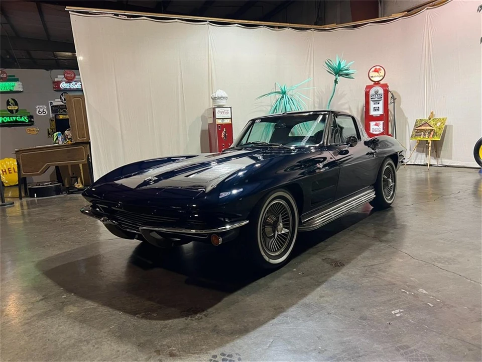 1963 Chevrolet Corvette C2 - Image 3 of 31