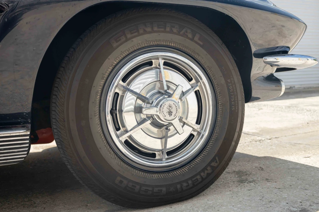 1963 Chevrolet Corvette C2 - Image 25 of 31