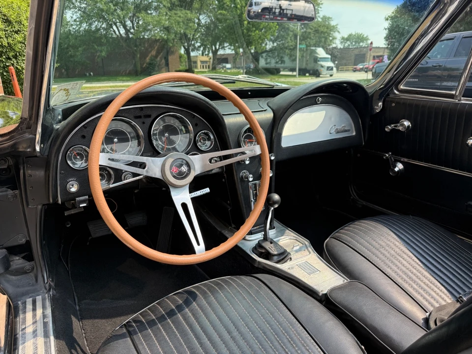 1963 Chevrolet Corvette C2 - Image 25 of 31