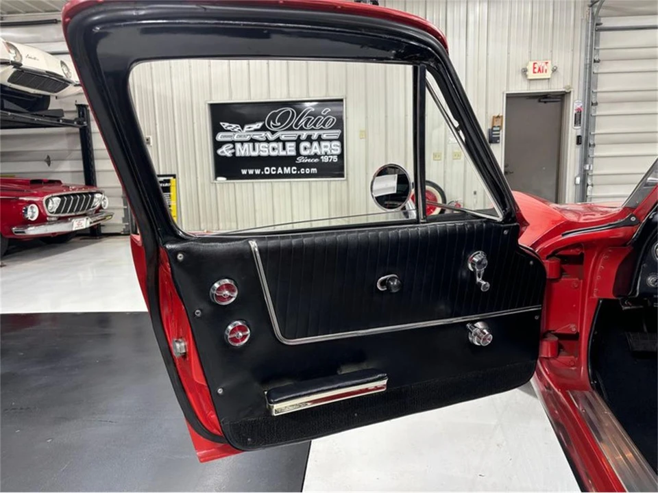 1963 Chevrolet Corvette C2 - Image 25 of 31
