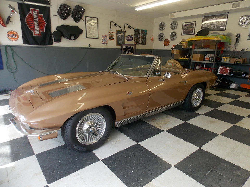 1963 Chevrolet Corvette C2 - Image 11 of 25