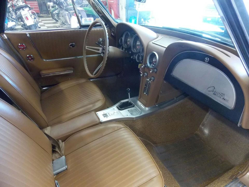 1963 Chevrolet Corvette C2 - Image 2 of 25