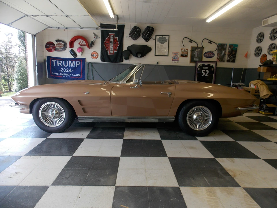 1963 Chevrolet Corvette C2 - Image 12 of 25