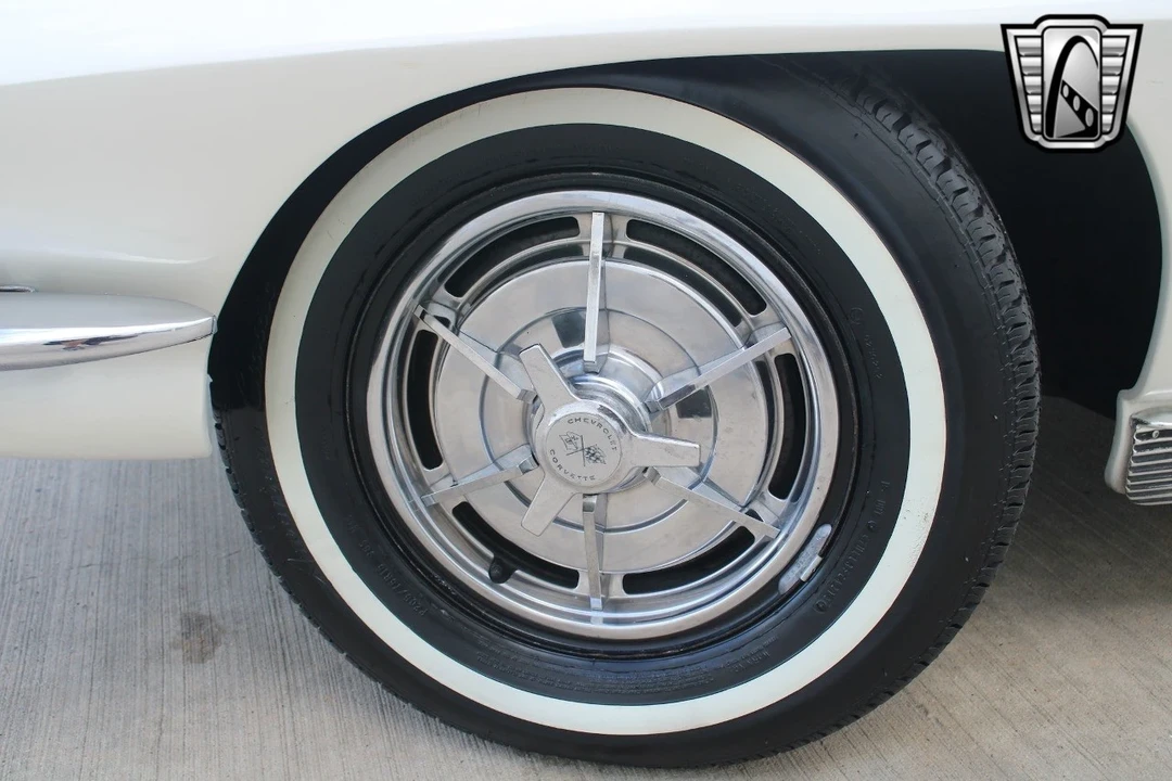 1963 Chevrolet Corvette C2 - Image 11 of 21