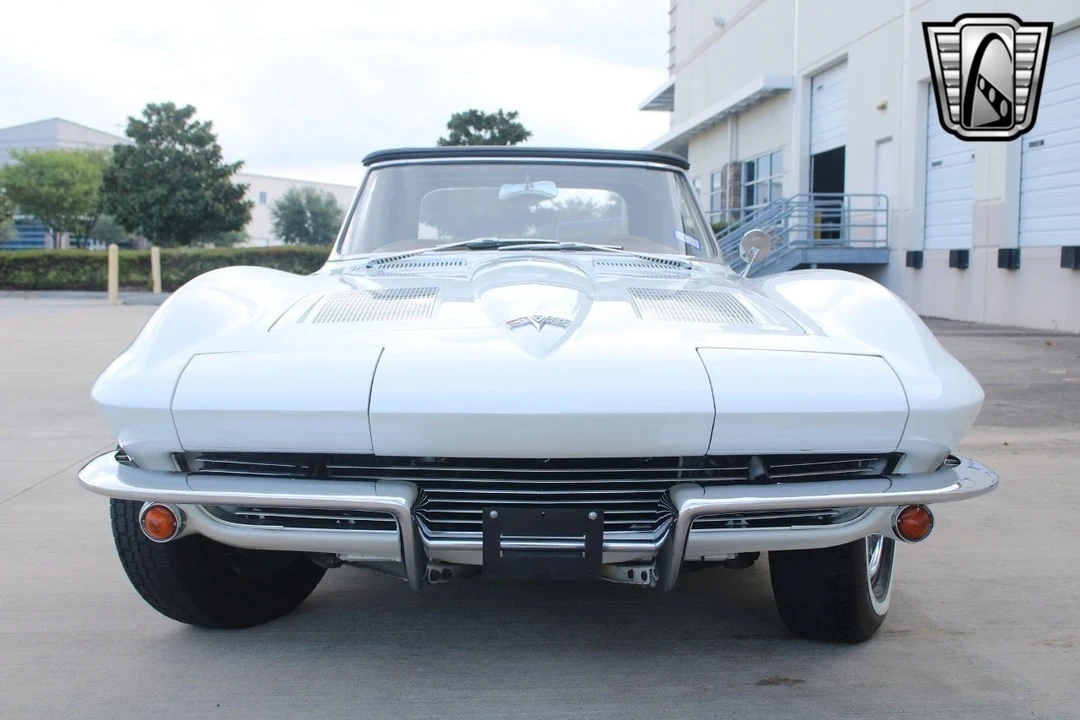 1963 Chevrolet Corvette C2 - Image 10 of 21