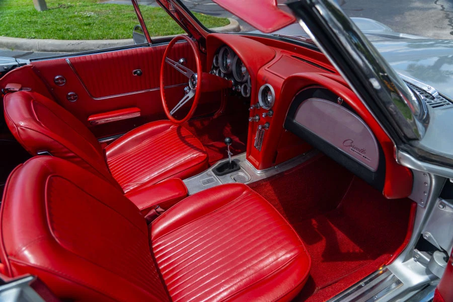 1963 Chevrolet Corvette C2 - Image 14 of 18