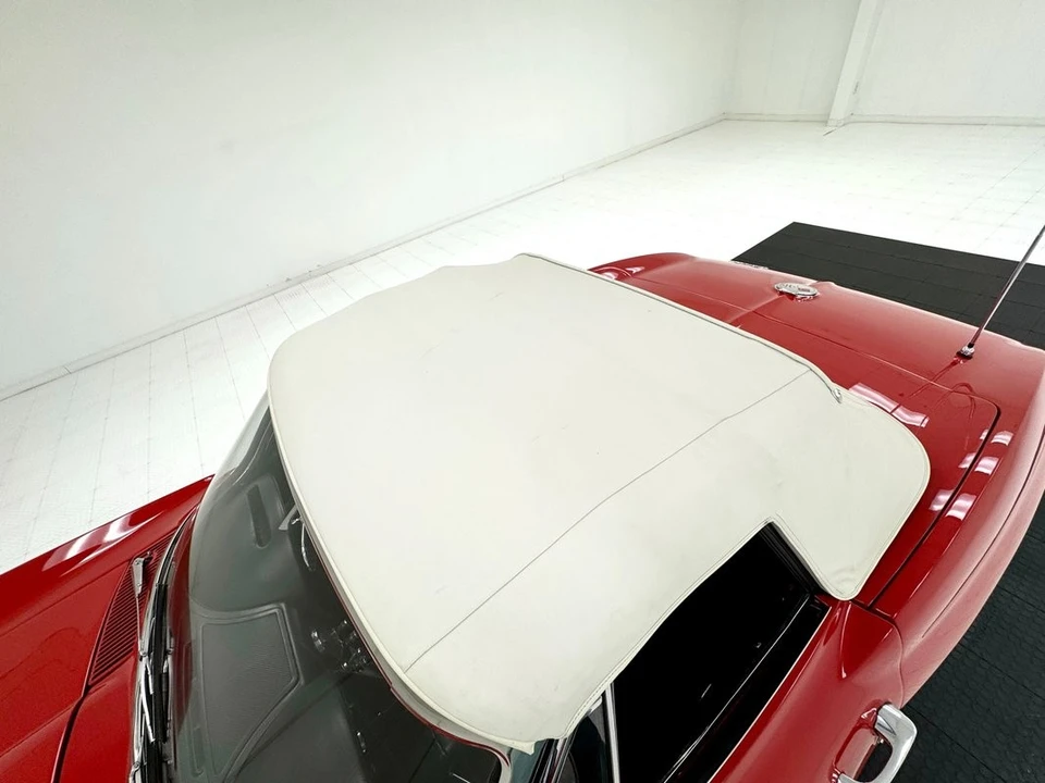1963 Chevrolet Corvette C2 - Image 18 of 21