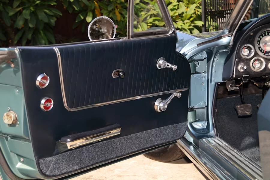 1963 Chevrolet Corvette C2 - Image 15 of 29