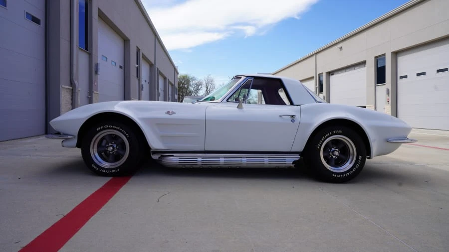 1963 Chevrolet Corvette C2 - Image 2 of 25