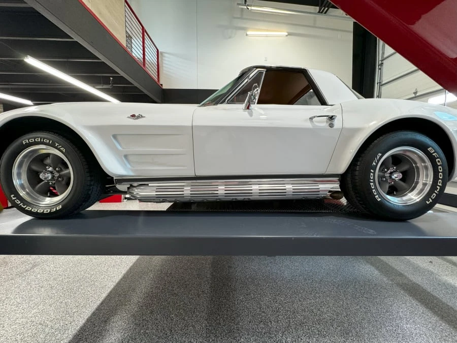 1963 Chevrolet Corvette C2 - Image 17 of 25