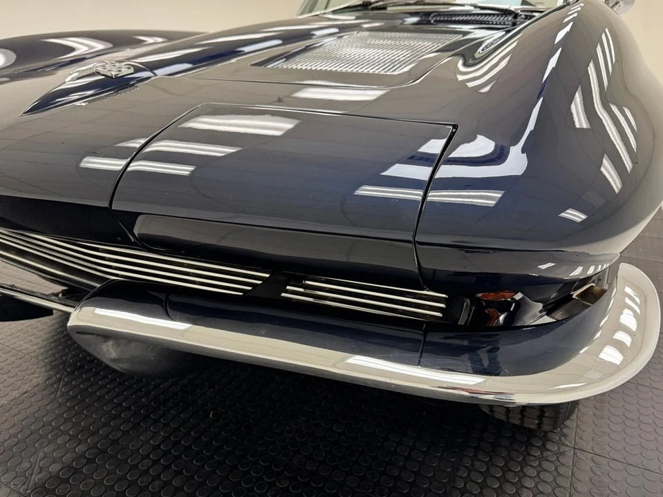 1963 Chevrolet Corvette C2 - Image 17 of 31