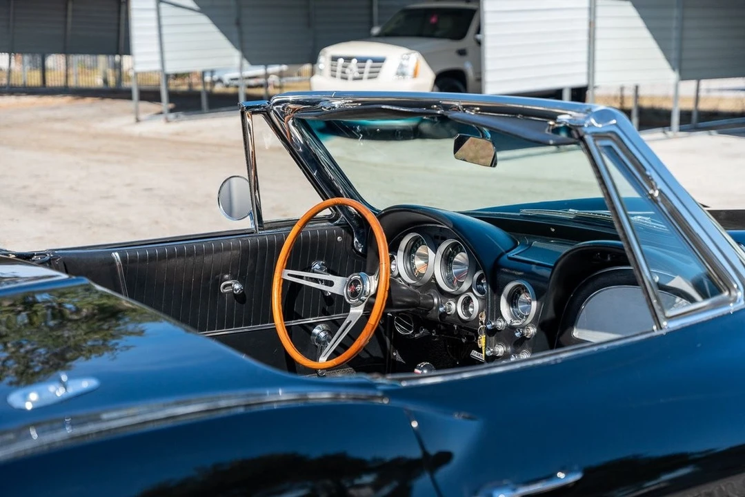 1963 Chevrolet Corvette C2 - Image 17 of 21