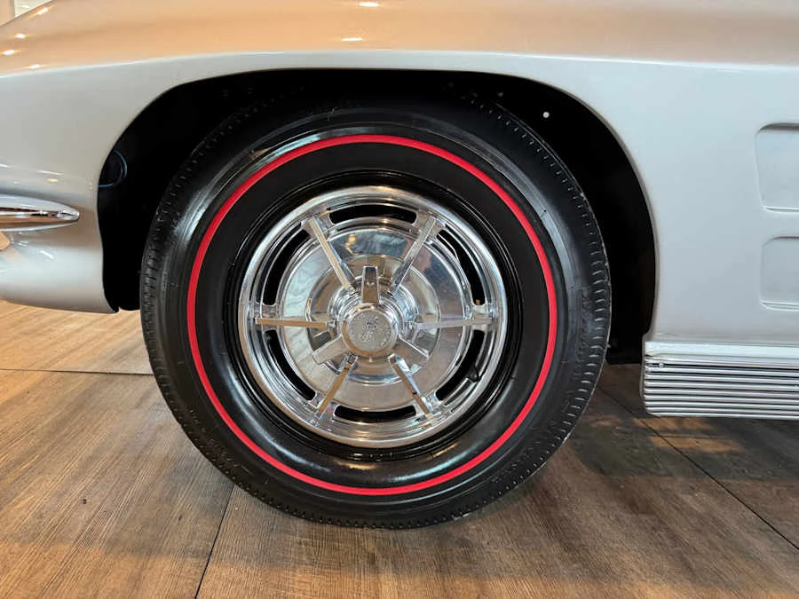 1963 Chevrolet Corvette C2 - Image 18 of 31