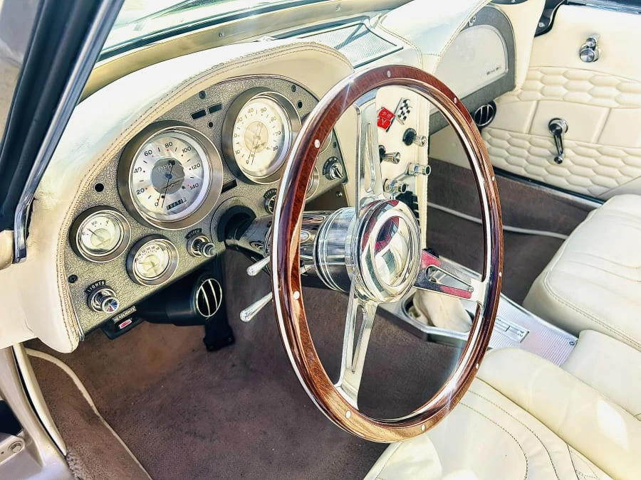 1963 Chevrolet Corvette C2 - Image 16 of 28