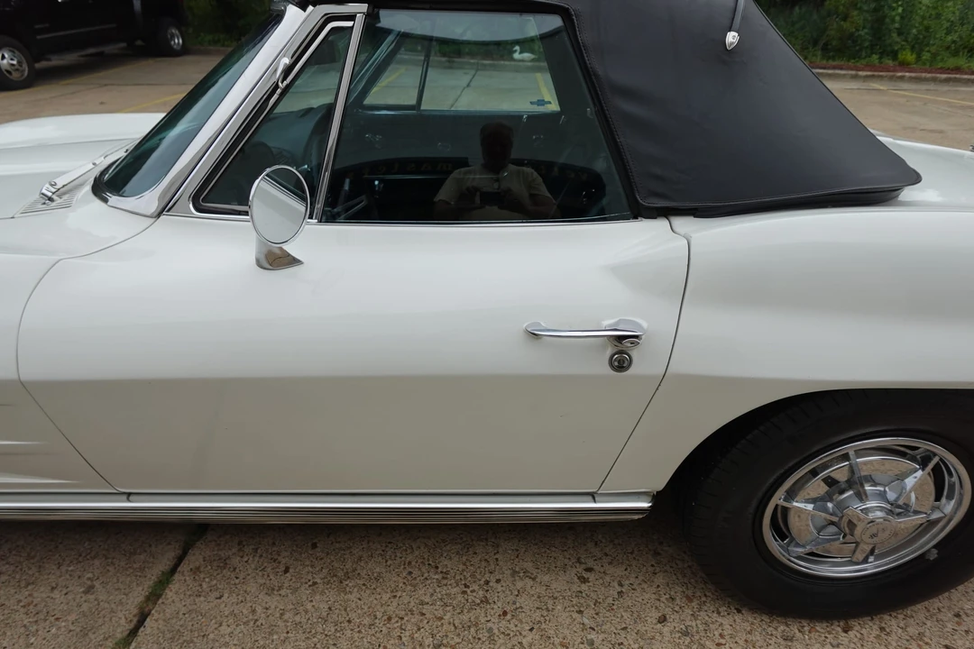 1963 Chevrolet Corvette C2 - Image 22 of 31