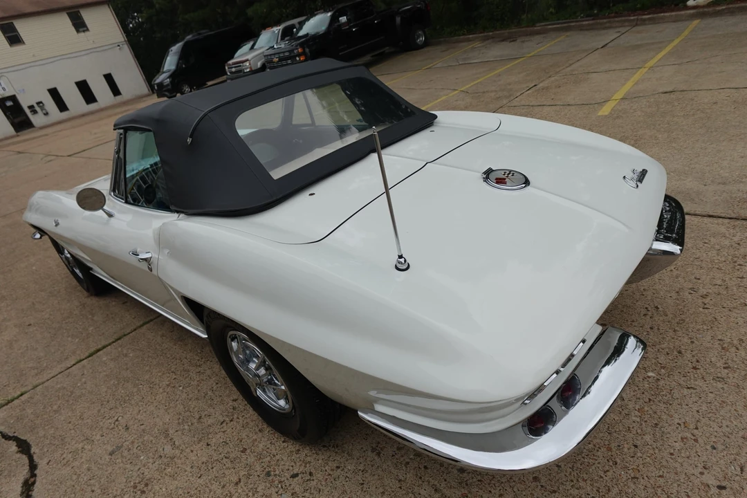 1963 Chevrolet Corvette C2 - Image 11 of 31