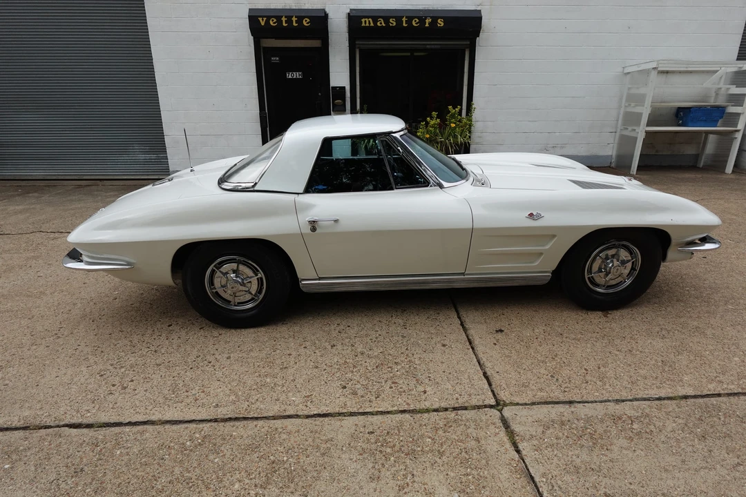 1963 Chevrolet Corvette C2 - Image 14 of 31