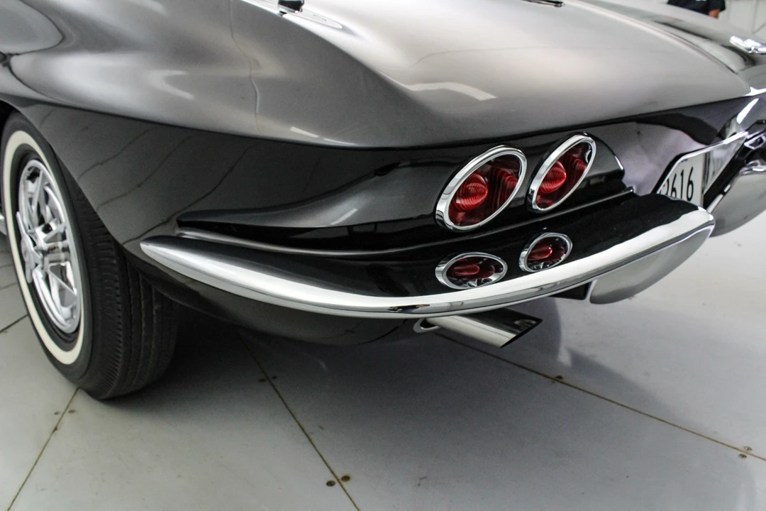 1963 Chevrolet Corvette C2 - Image 16 of 31