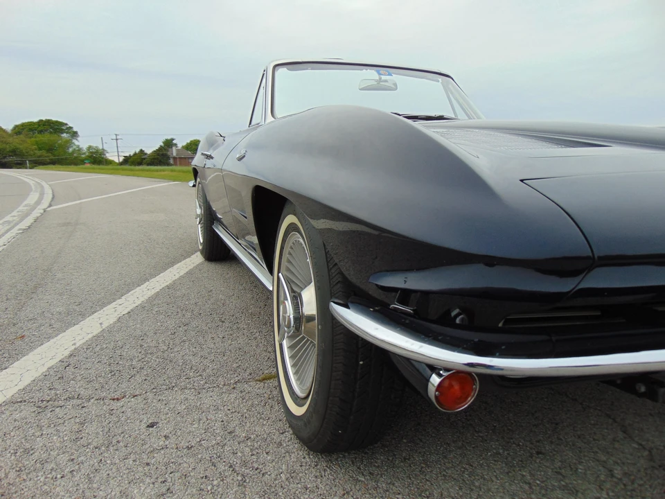 1963 Chevrolet Corvette C2 - Image 18 of 31