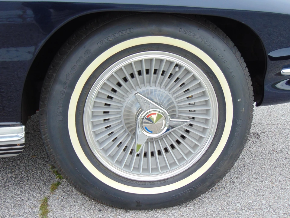 1963 Chevrolet Corvette C2 - Image 23 of 31