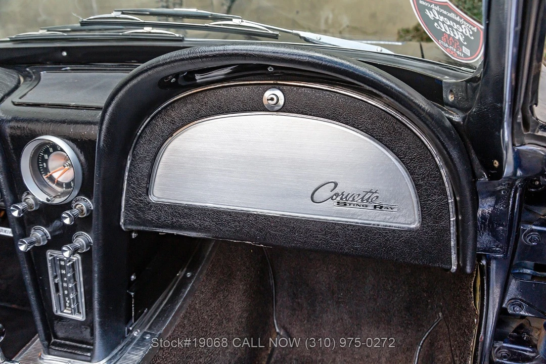 1963 Chevrolet Corvette C2 - Image 30 of 31