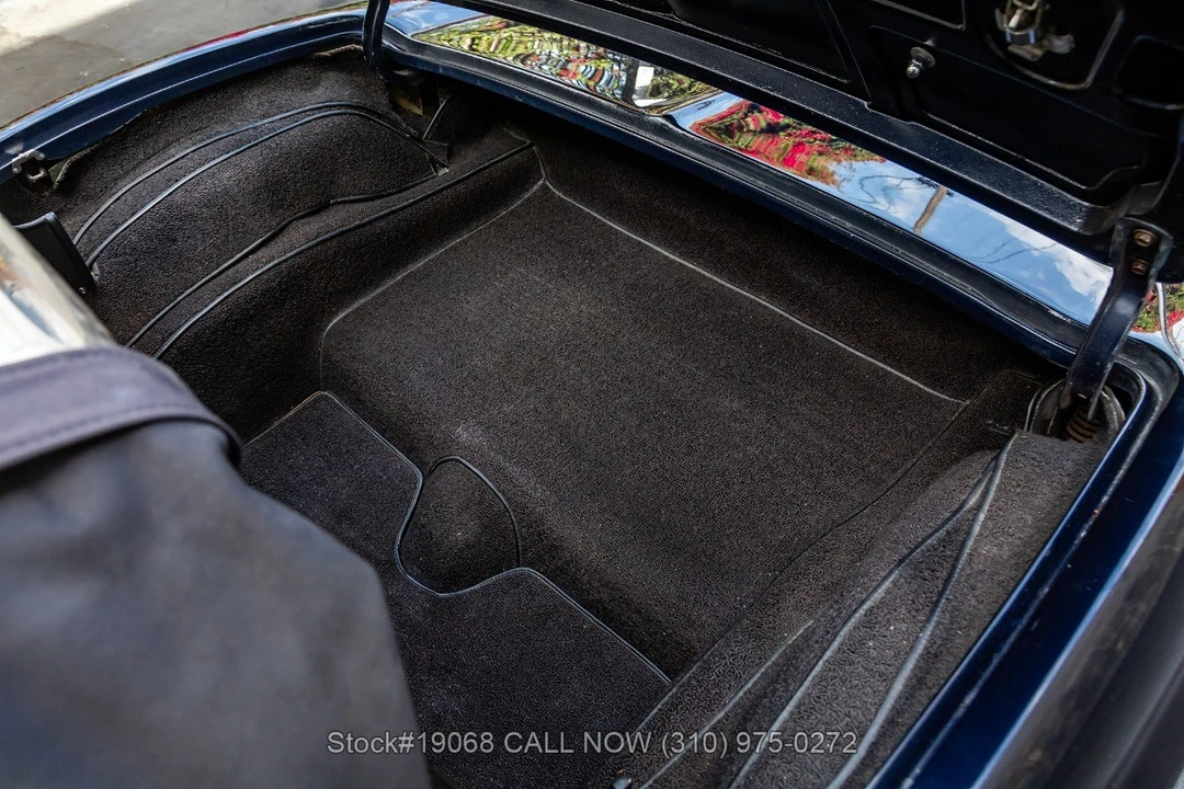 1963 Chevrolet Corvette C2 - Image 23 of 31