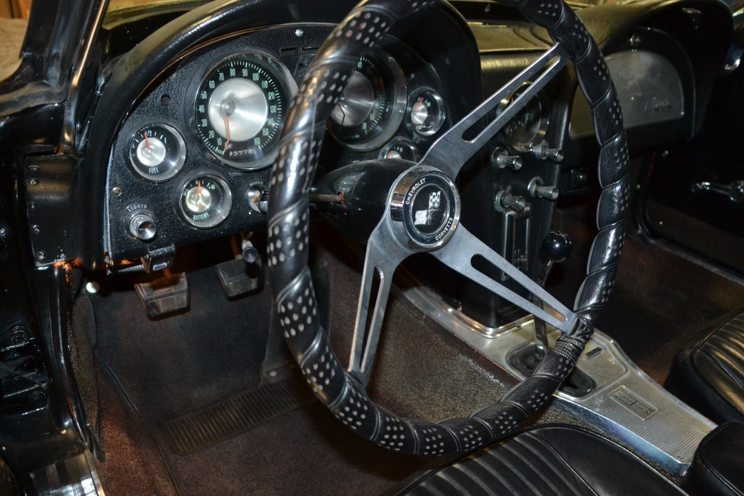 1963 Chevrolet Corvette C2 - Image 27 of 31