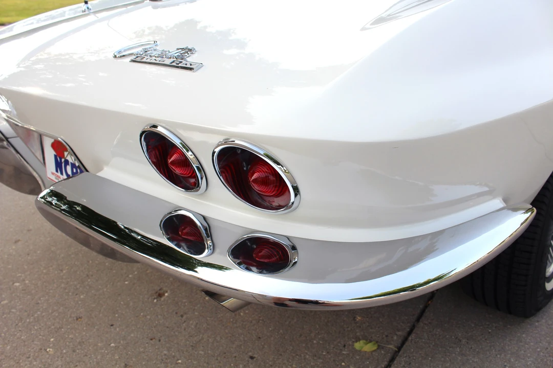 1963 Chevrolet Corvette C2 - Image 22 of 31