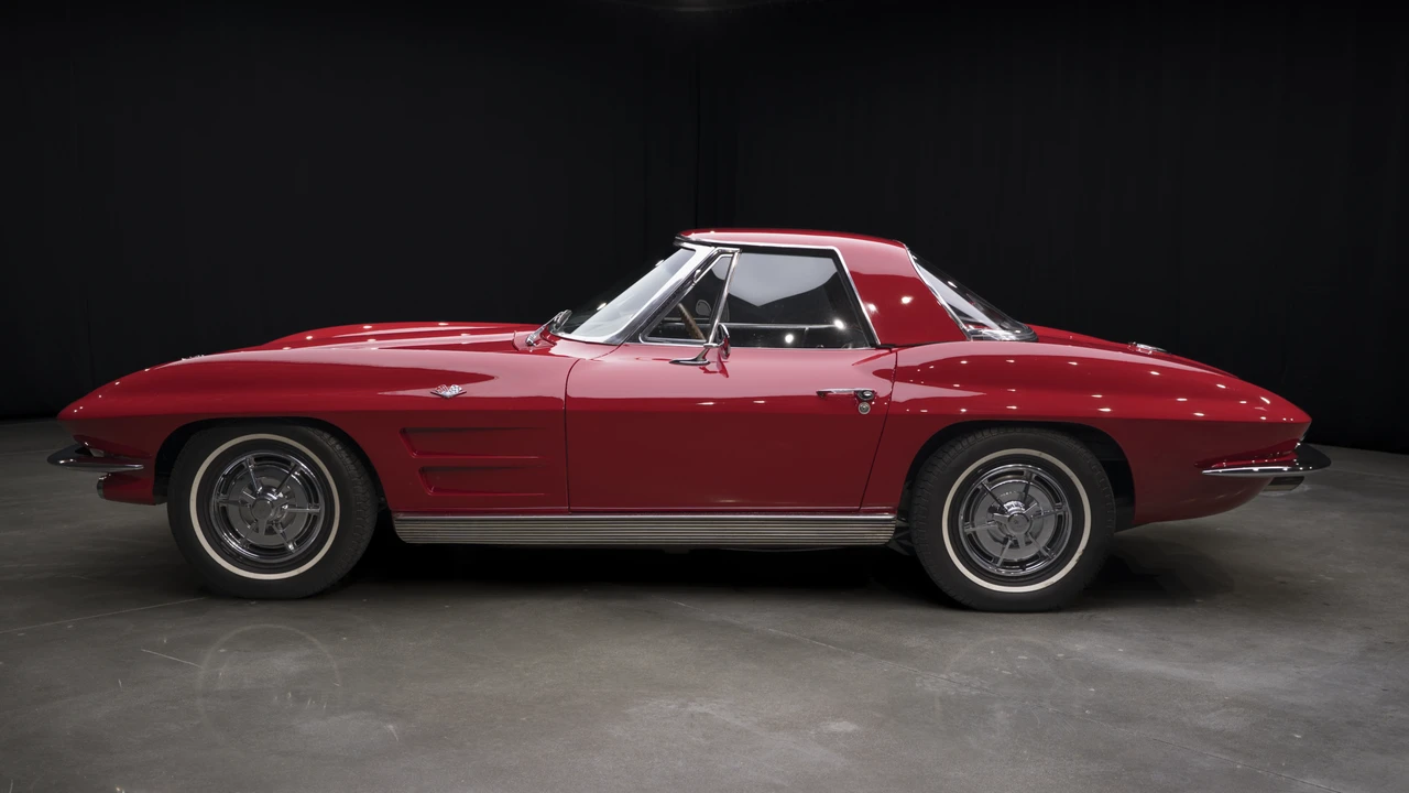 1963 Chevrolet Corvette C2 - Image 22 of 31