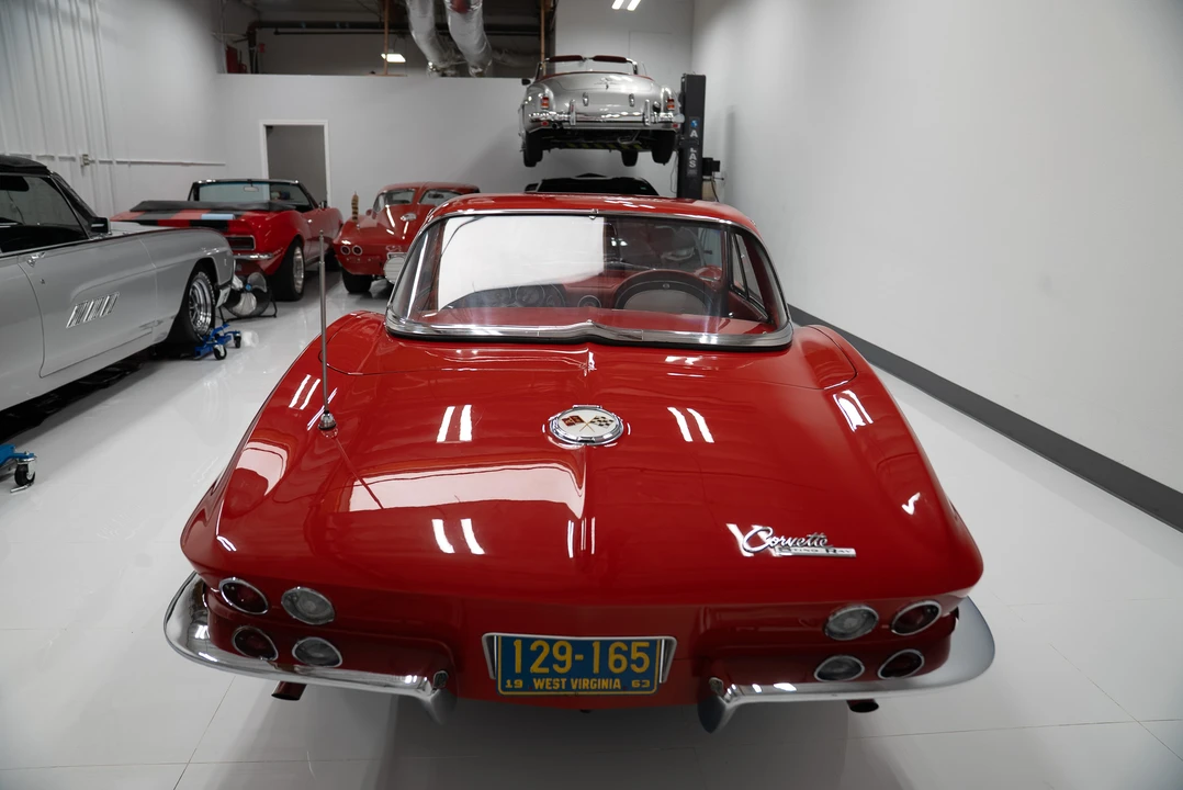 1963 Chevrolet Corvette C2 - Image 15 of 31