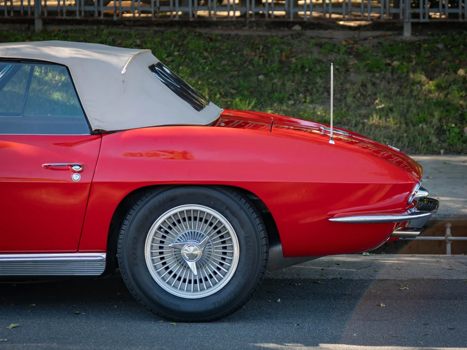 1963 Chevrolet Corvette C2 - Image 16 of 31