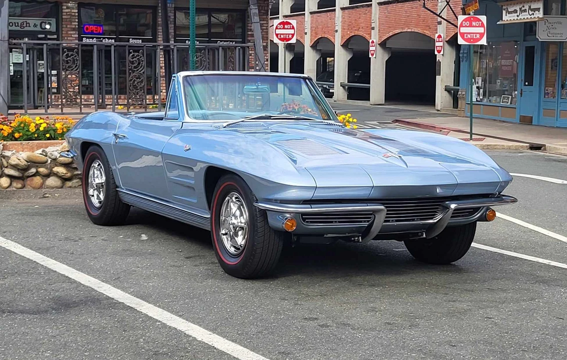 1963 Chevrolet Corvette C2 - Image 16 of 31