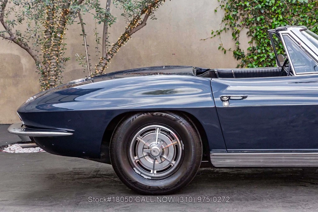 1963 Chevrolet Corvette C2 - Image 17 of 24