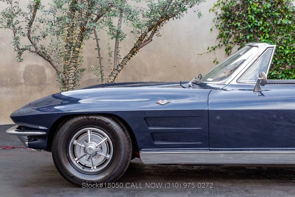 1963 Chevrolet Corvette C2 - Image 18 of 24
