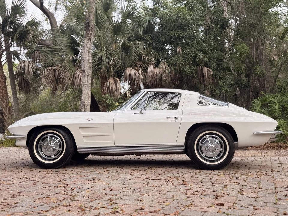 1963 Chevrolet Corvette C2 - Image 23 of 31