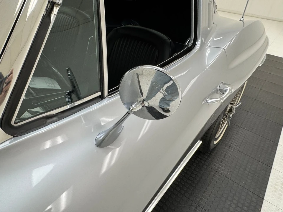 1963 Chevrolet Corvette C2 - Image 18 of 31