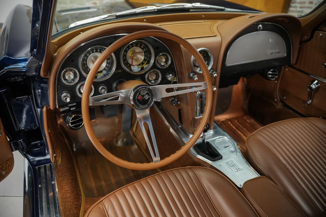 1963 Chevrolet Corvette C2 - Image 6 of 7