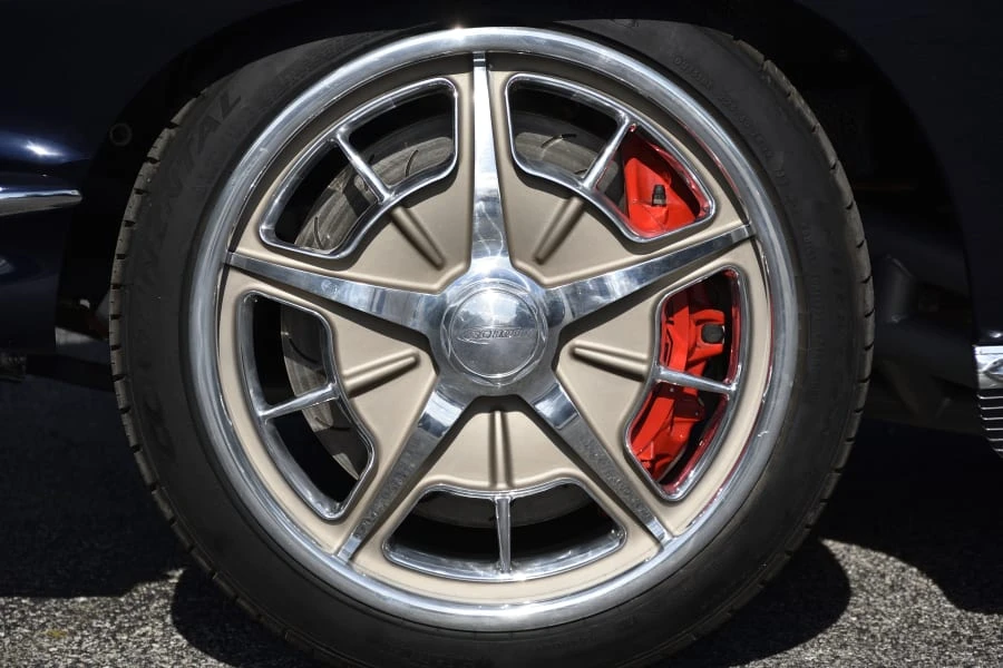 1963 Chevrolet Corvette C2 - Image 10 of 31