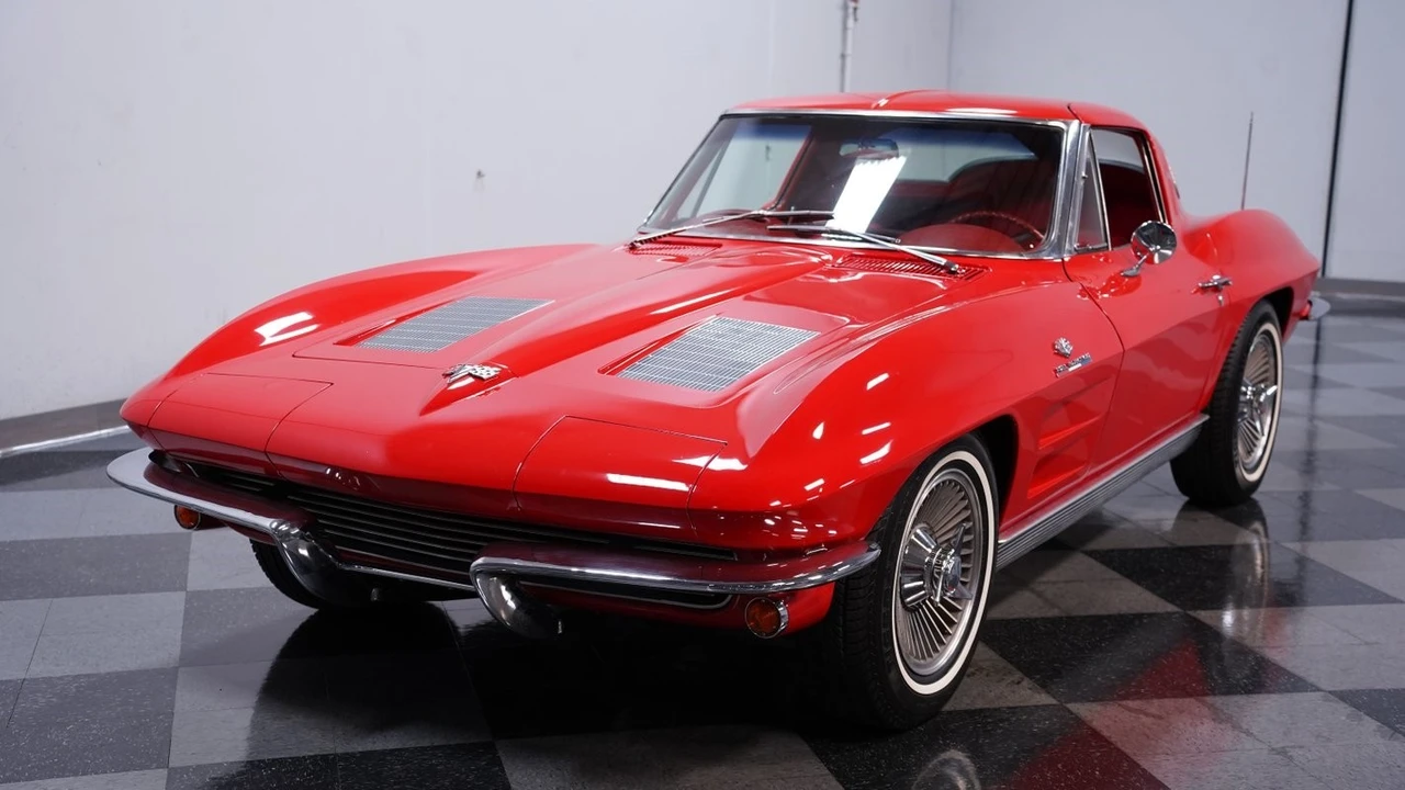 1963 Chevrolet Corvette C2 - Image 17 of 21