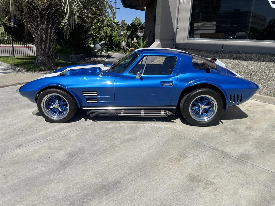 1963 Chevrolet Corvette C2 - Image 2 of 31