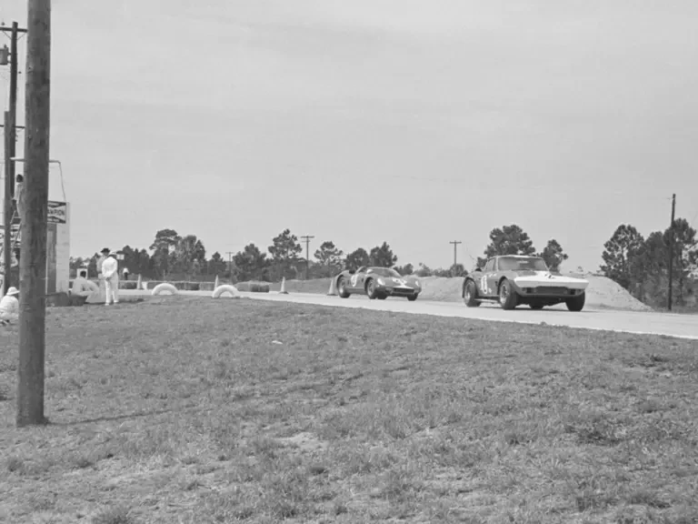 1963 Chevrolet Corvette C2 - Image 13 of 31