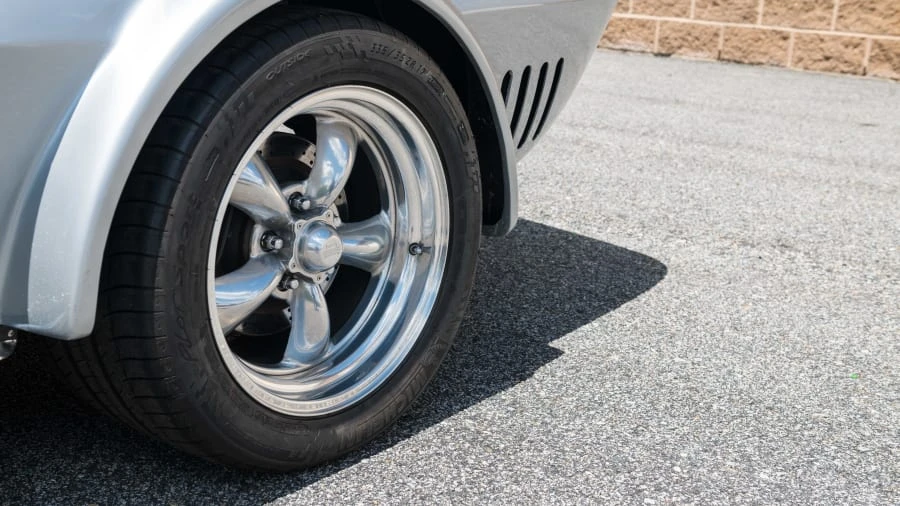 1963 Chevrolet Corvette C2 - Image 16 of 21